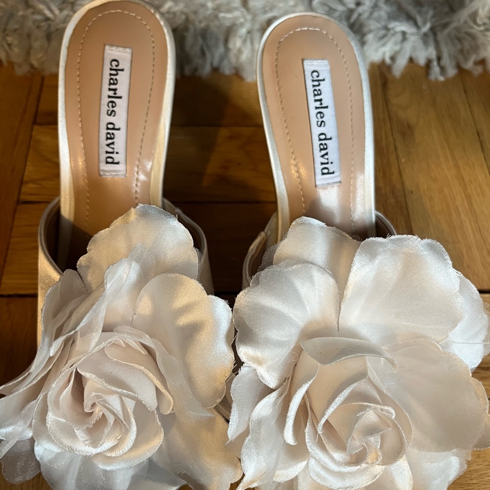 Charles David Ivory Floral Slide Mules